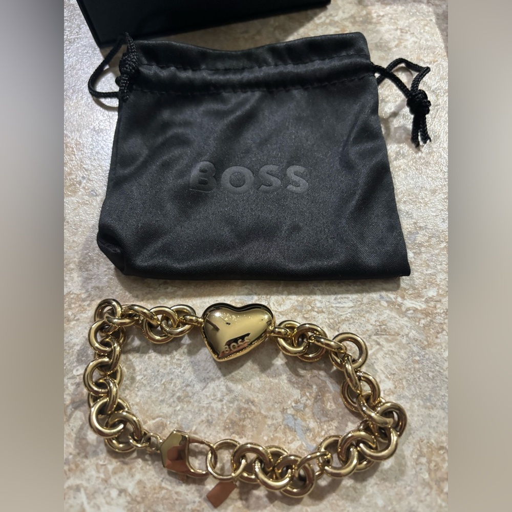 BOSS Gold-Tone Heart Jewelry Set - Picture 3 of 5